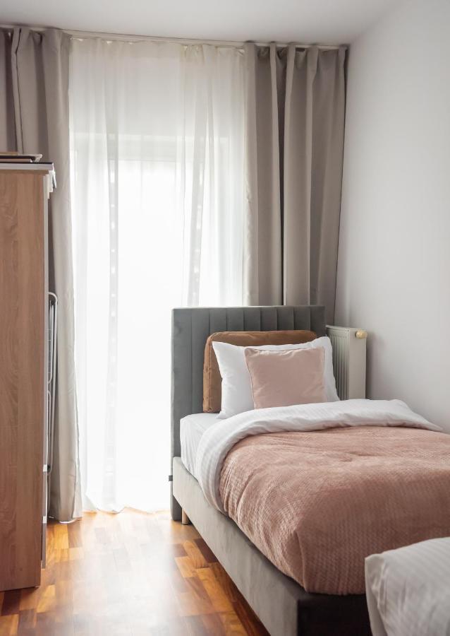 Wola Sunset Apartment Free Parking Warsaw Exterior photo