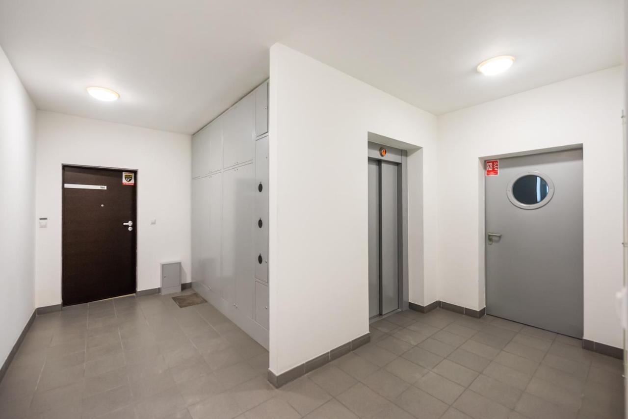 Wola Sunset Apartment Free Parking Warsaw Exterior photo